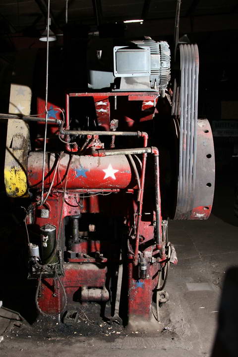 1000 Ton NATIONAL Maxi Press, 10 Str, 30 x 32 Bed, 19 x 17 Die Pocket