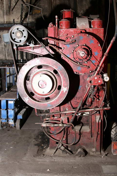 1000 Ton NATIONAL Maxi Press, 10 Str, 30 x 32 Bed, 19 x 17 Die Pocket