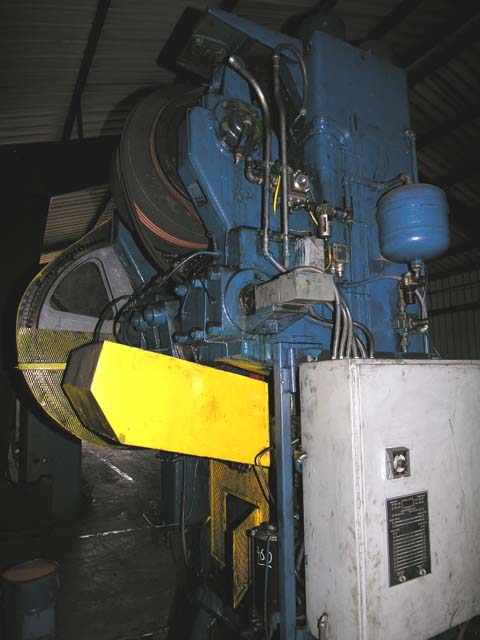 600 Ton MINSTER Knuckle Joint Press, 6 Str, 24-1/2 SH, 36 x 32 Bed, 33 SPM
