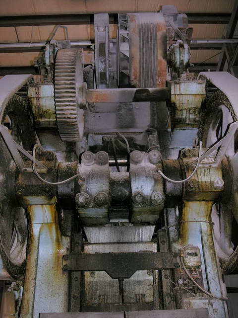 2000 Ton BLISS Knuckle Joint Press, 15 Str, 42 SH, 50 x 50 Bed, 18 SPM