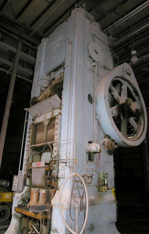 2000 Ton BLISS Knuckle Joint Press, 15 Str, 42 SH, 50 x 50 Bed, 18 SPM