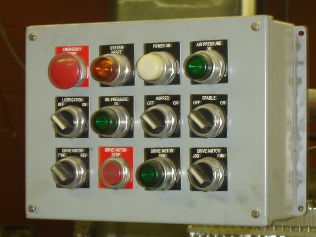 1/2 WATERBURY FARREL #33, ODDS, Chute Feed, 6' Max Length, Partially Rebuilt