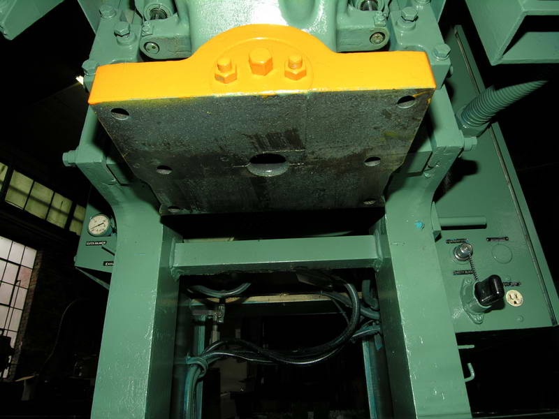 49 Ton KOMATSU #OBS 45-2 Gap Frame, 4 Str, 10 SH, 31 x 18 Bed, 50 to 100 SPM