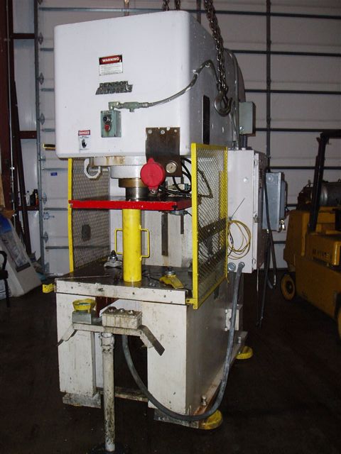 100 Ton DENISON Multipress, 20.25 Dylt, 21 x 28 Ram/Bed, 17 Throat
