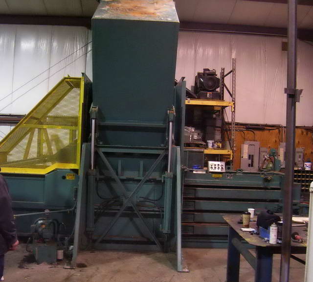72 x 36 x 40 Chamber MAREN #72/60-302 Horiz Closed Door Baler, 30 HP