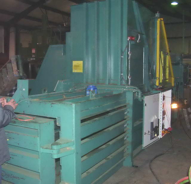 72 x 36 x 40 Chamber MAREN #72/60-302 Horiz Closed Door Baler, 30 HP