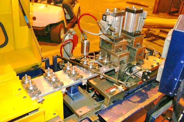 1 1/2 BURR OAK FLAT MULTI-VOID TUBE CUT-OFF, 1995,