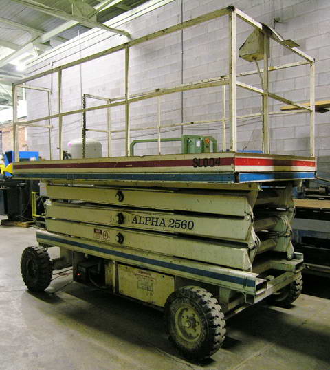 Manlift, 25' Lift, 5' x 10' Platform, Electric