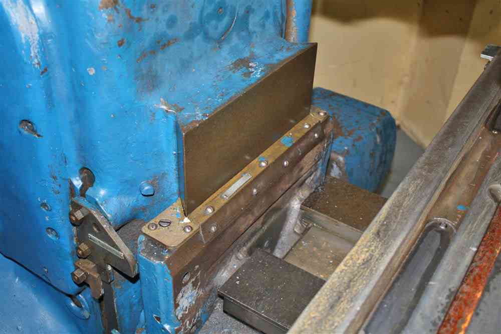 #2 KEARNEY TRECKER MODEL #2CSM PLAIN VERTICAL MILL