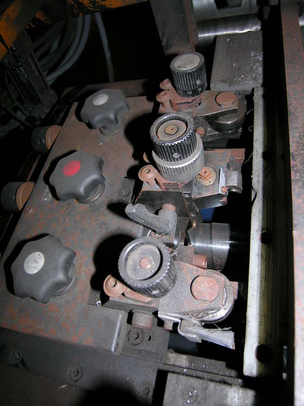 JULIUS Model UNO-300 Coil Edge Preparation Machine, 11.8 Width Capacity