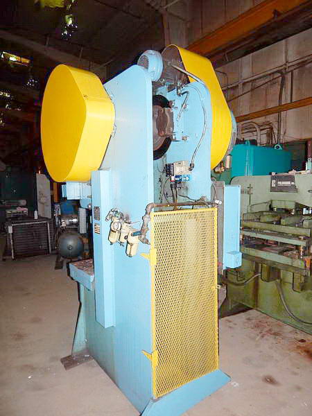 55 Ton HEIM Gap Frame Press, 6 Str, 15-1/2 SH, 4 Adj, 28 x 18 Bed, 60 SPM