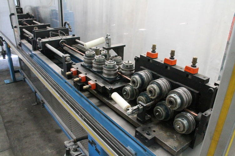 7/8 CROWN Straighten & Cut Machine, 1 to Inf Cut Length, AB Touchscreen