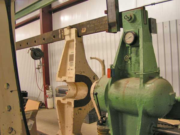 200 Ton WATSON STILLMAN MODEL RR226 WHEEL PRESS, 18 Str,
