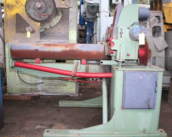 4,000 LB. RMG POWERED PAY-OFF W/STRAIGHTENING & FEED ROLLS