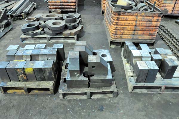 1000 TON AMD MODEL #1000-3030 HYDRAULIC BILLET BAR SHEAR