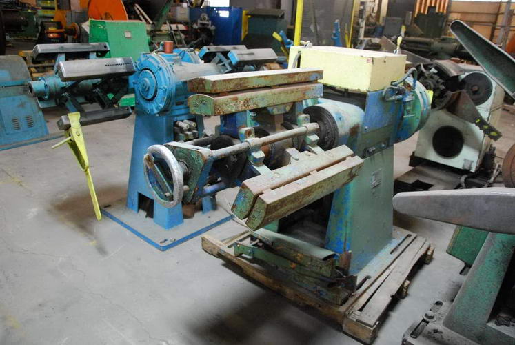 5,000 Lb COOPER WEYMOUTH Double End Uncoiler, 14 to 18 ID, 60 OD, 18 Width