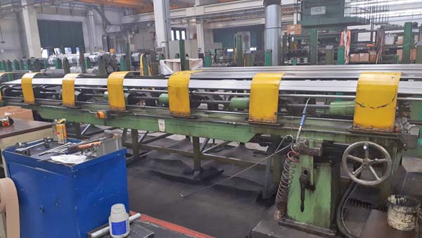 SCHUMAG SCHLEIPO GR.III Centerless Grinder, 15 to 120mm Working, 1940mm L Bar