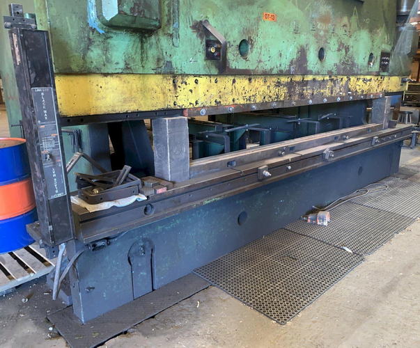 1000 Ton NIAGARA Hydraulic Press Brake, 18' Bed/Ram, 14'6 Bet Hsgs, 60 HP