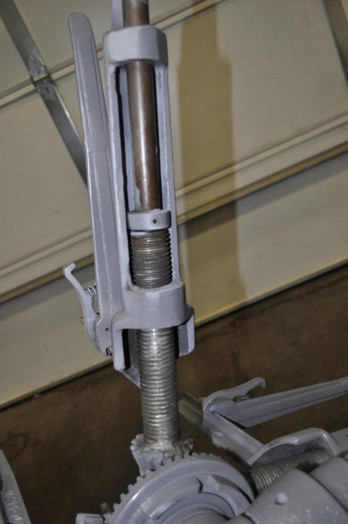 300 Lb LITTELL Uncoiler, 8 to 21 ID, 55 OD, 8.5 Width, (4) Keepers