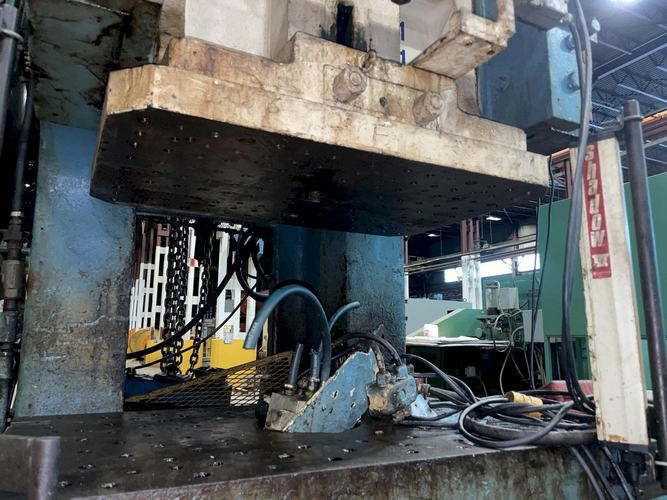110 Ton BLISS OBI Press, 8 Str, 18 SH, 4 Adj, 42 x 27 Bed, 40 SPM, 10 HP
