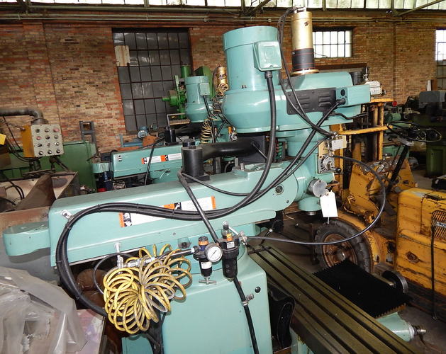 Trak K3-E SOUTHWESTERN INDUSTRIES Vertical Mill, 50 x 10 Bed, 750 Table Cap