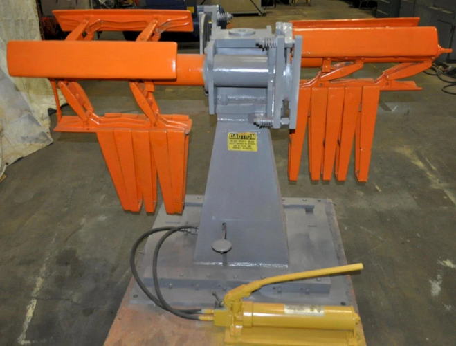 3,000 Lb REGAL Double End Uncoiler, 15 to 20 ID, 60 OD, 24 Width