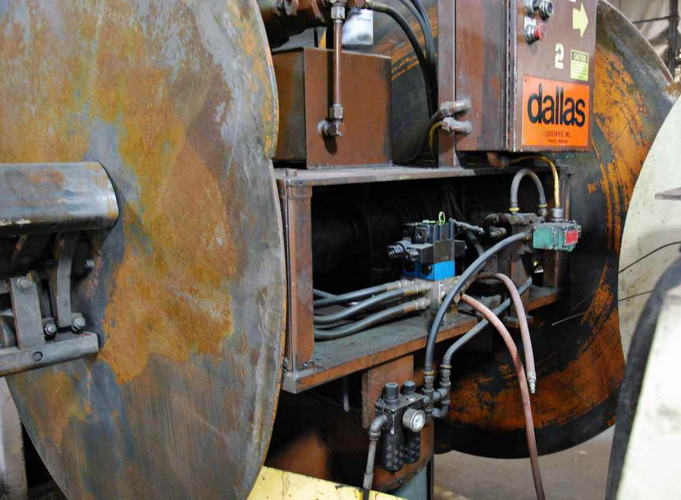 4,000 Lb DALLAS Double End Uncoiler, 15 to 20 ID, 60 OD, 18 Width
