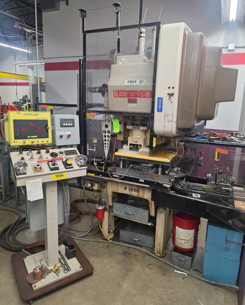 35 Ton BLISS OBI Press, 3 Str, 2-1/2 Adj, 10-3/4 SH, 26-1/2 x 17 Bed