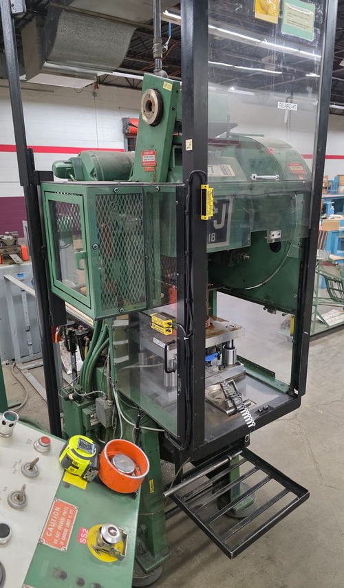 18 Ton L & J OBI Press, 2 Str, 2 Adj, 7 SH, 18 x 11-1/2 Bed Plate