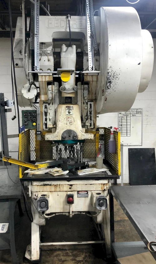 100 Ton FEDERAL OBI Press, 4 Str, 3 Adj, 19.5 SH, 36 x 28 Bed, Air Cl/Br