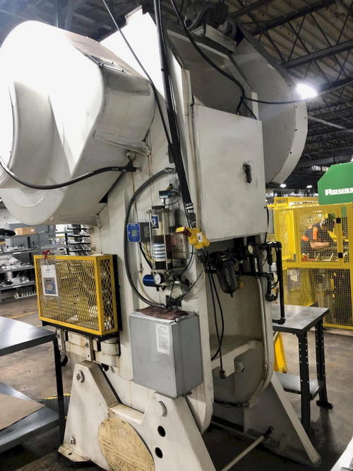 100 Ton FEDERAL OBI Press, 4 Str, 3 Adj, 19.5 SH, 36 x 28 Bed, Air Cl/Br